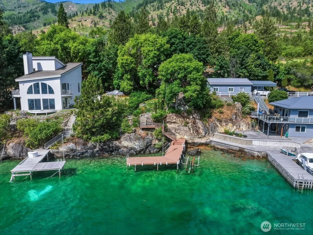 Property photo for 15137 S Lakeshore Road, Chelan
