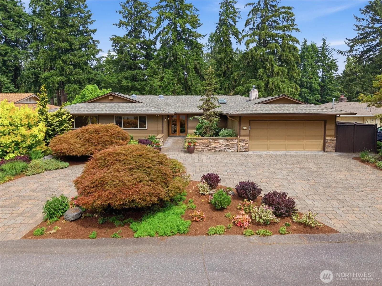 Property photo for 216 131st Avenue Ne, Bellevue