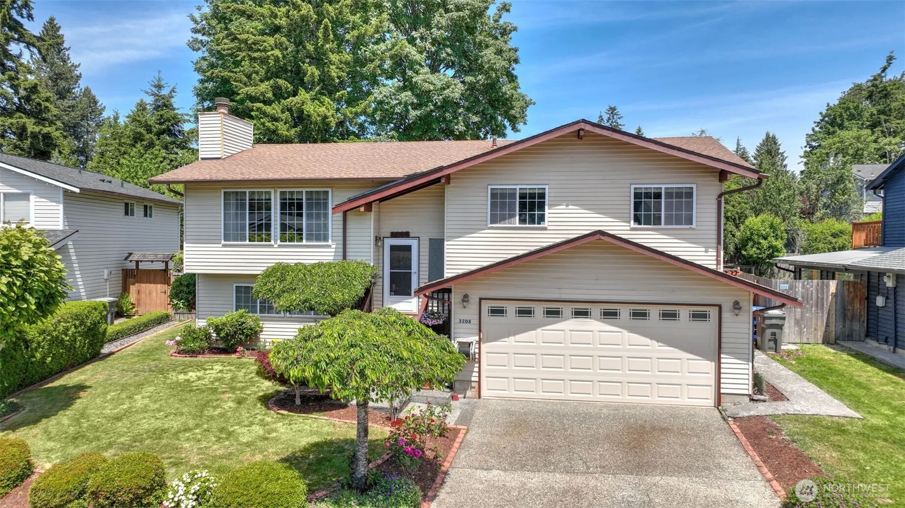 Property photo for 3208 Se 19th Court, Renton