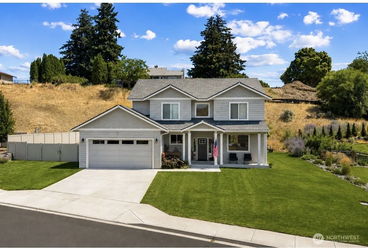 Property photo for 3113 Nw Delcon Court, East Wenatchee