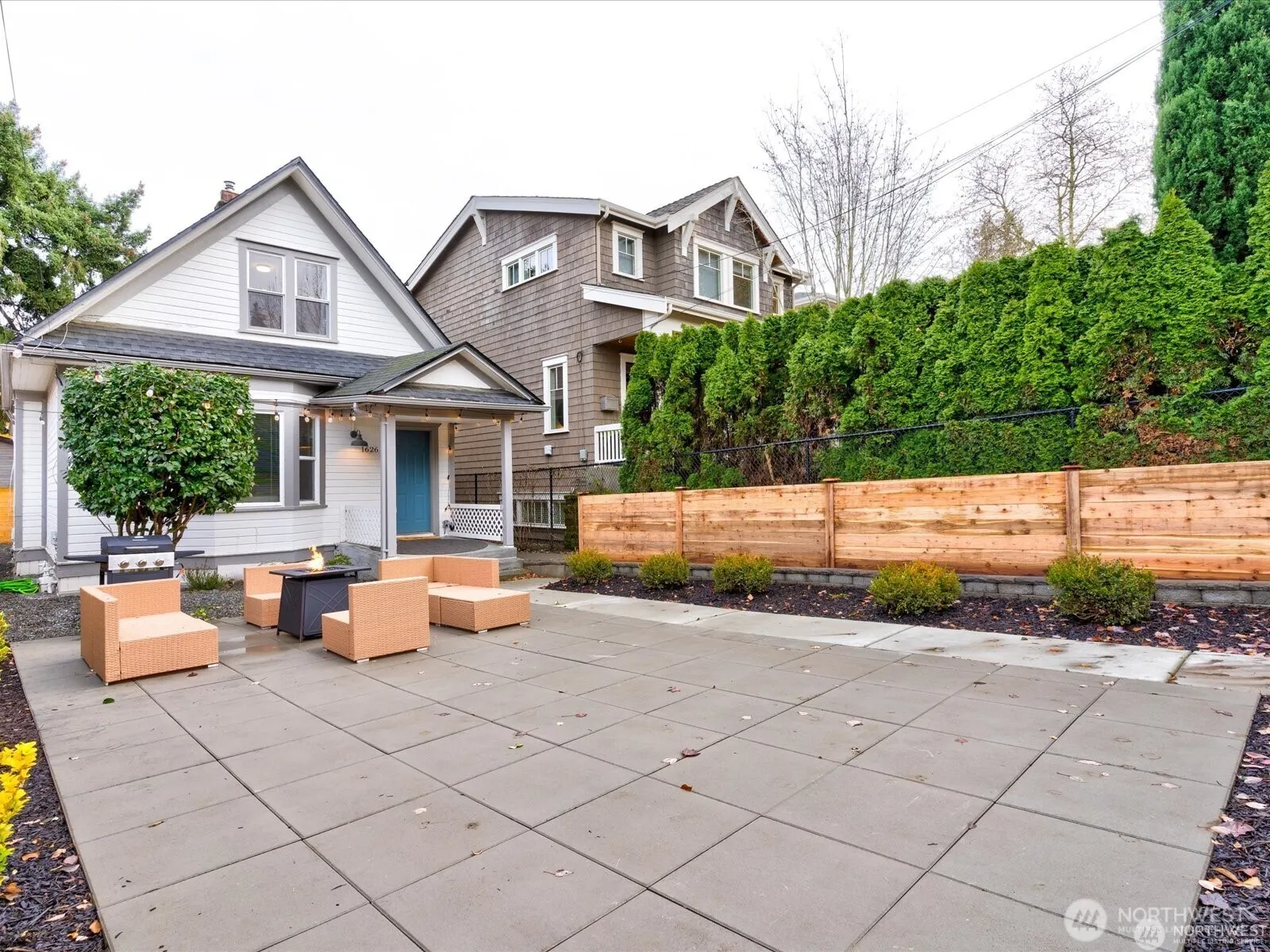 Property photo for 1626 39th Avenue E, Seattle photo 2