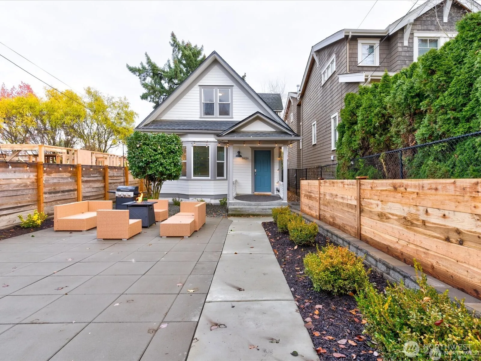 Property photo for 1626 39th Avenue E, Seattle photo 3