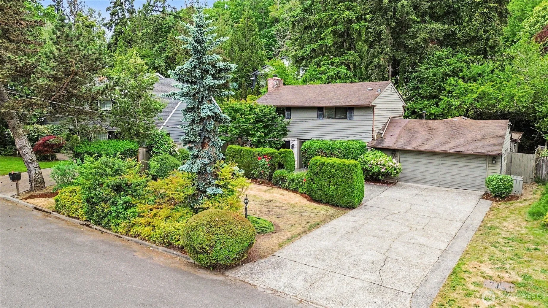 Property photo for 3437 77th Avenue Se, Mercer Island, WA 98040