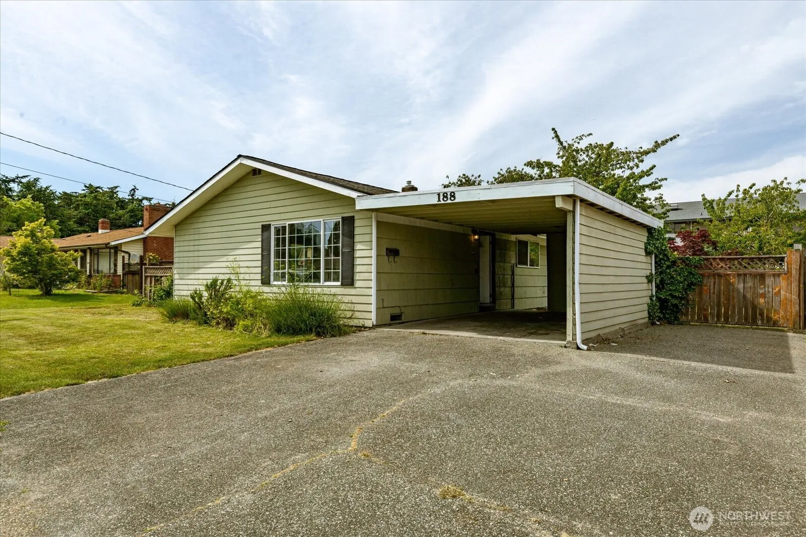 Property photo for 188 Sw 8th Avenue, Oak Harbor