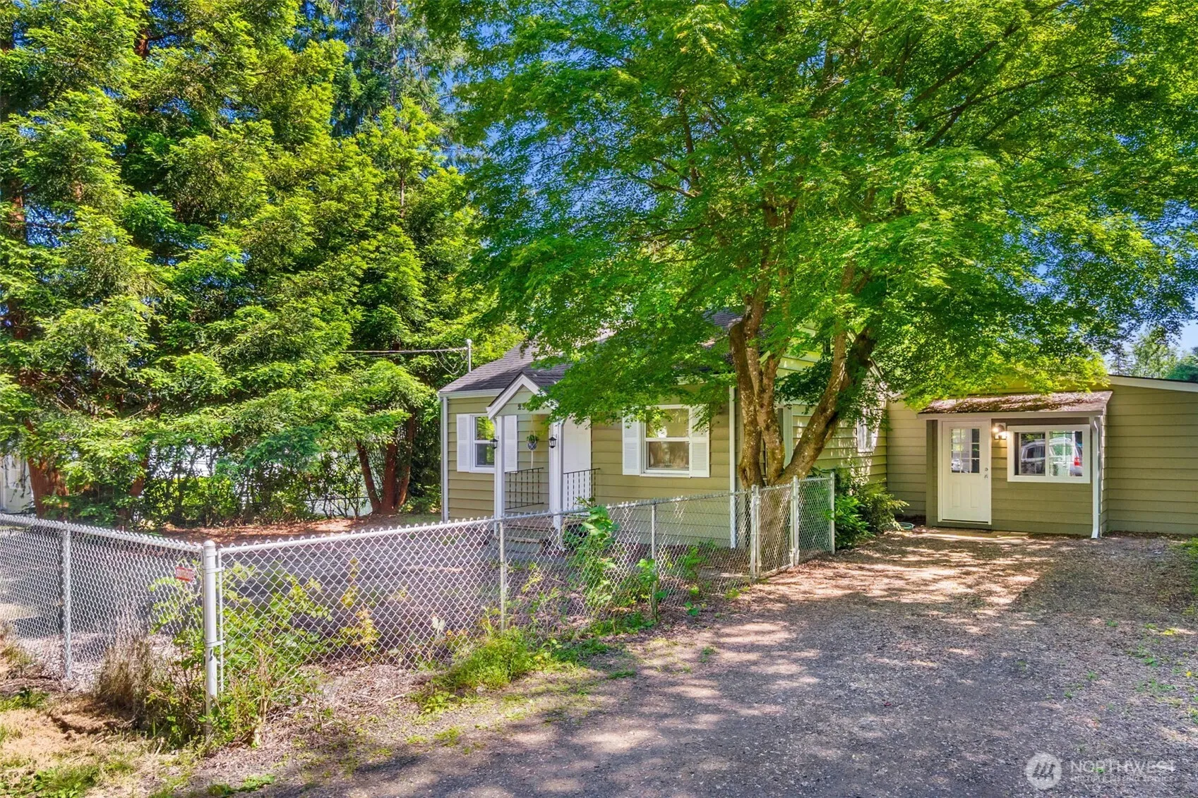 Property photo for 2325 Jackson Avenue Nw, Olympia photo 3