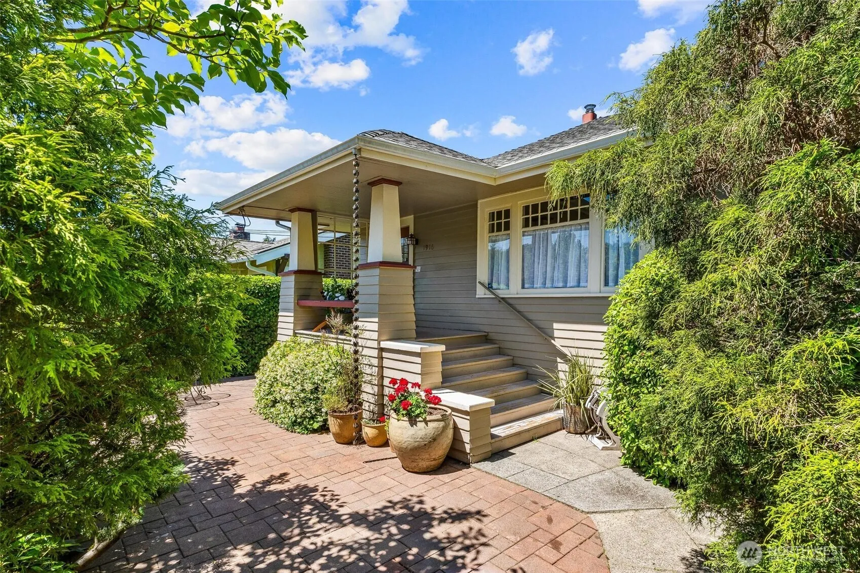 Property photo for 1916 E Mcgraw Street, Seattle