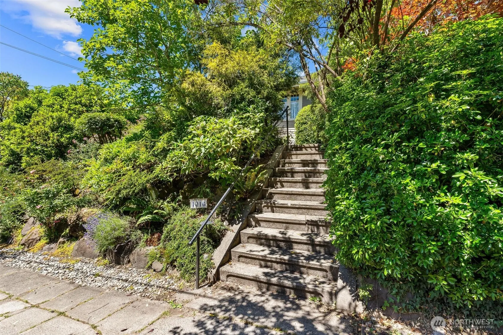 Property photo for 1916 E Mcgraw Street, Seattle photo 5