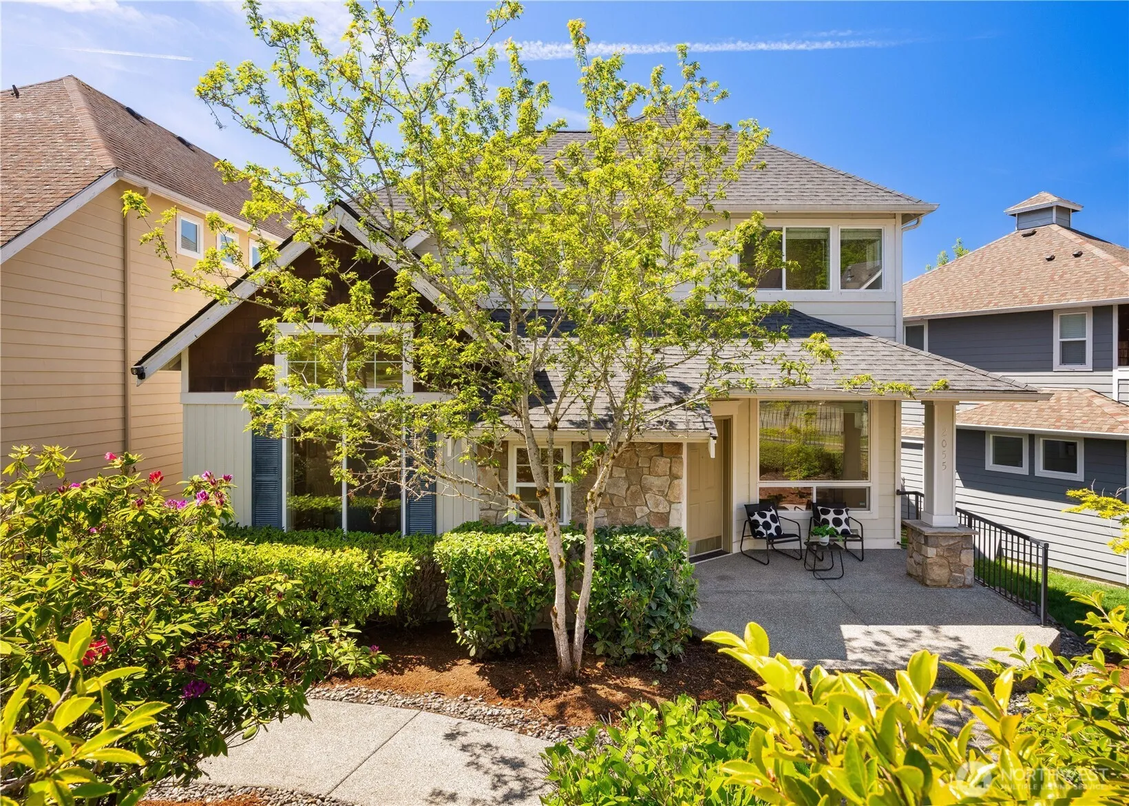 Property photo for 2055 Larchmount Drive Ne, Issaquah