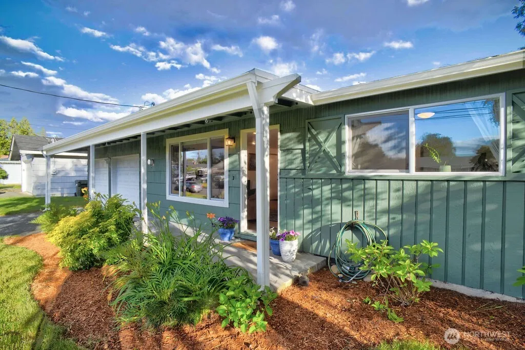 Property photo for 10825 Se 232nd Street, Kent