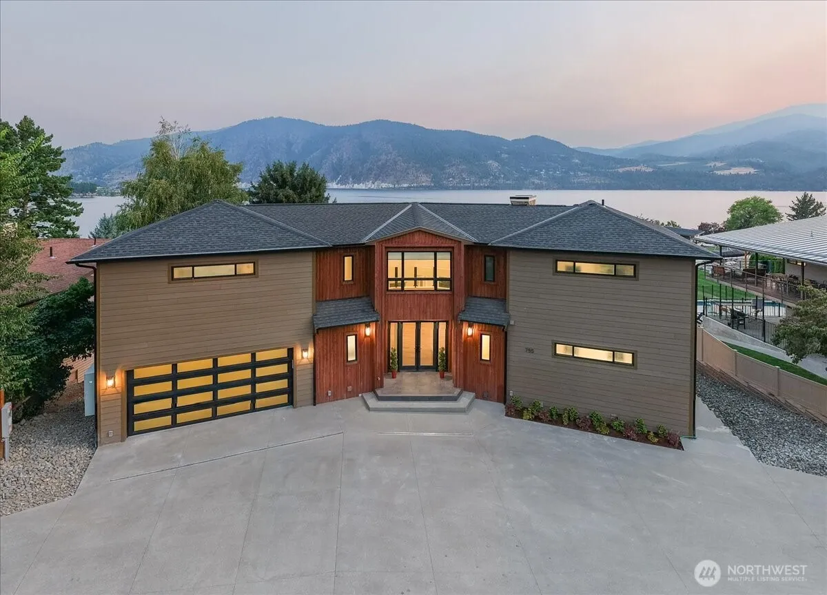 Property photo for 755 Wapato Way, Manson photo 2