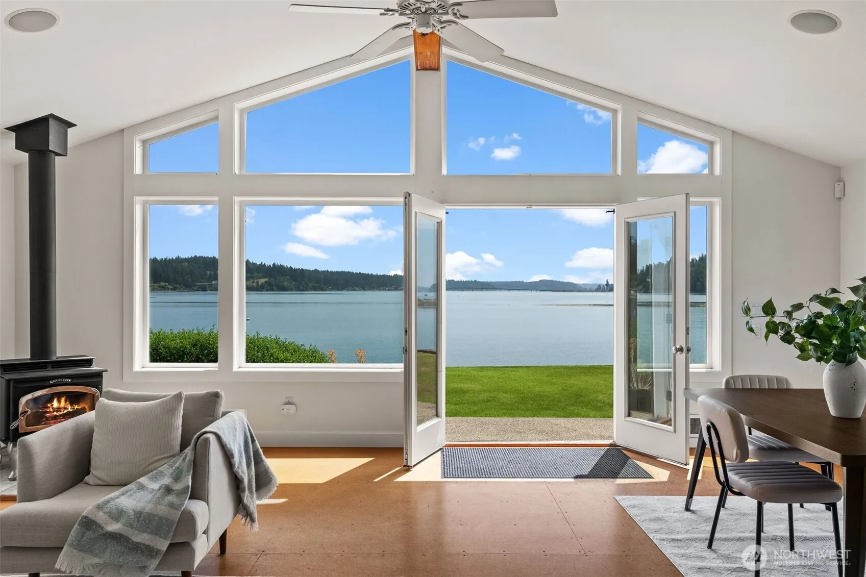 Property photo for 2815 Moorelands Drive Nw, Gig Harbor photo 2