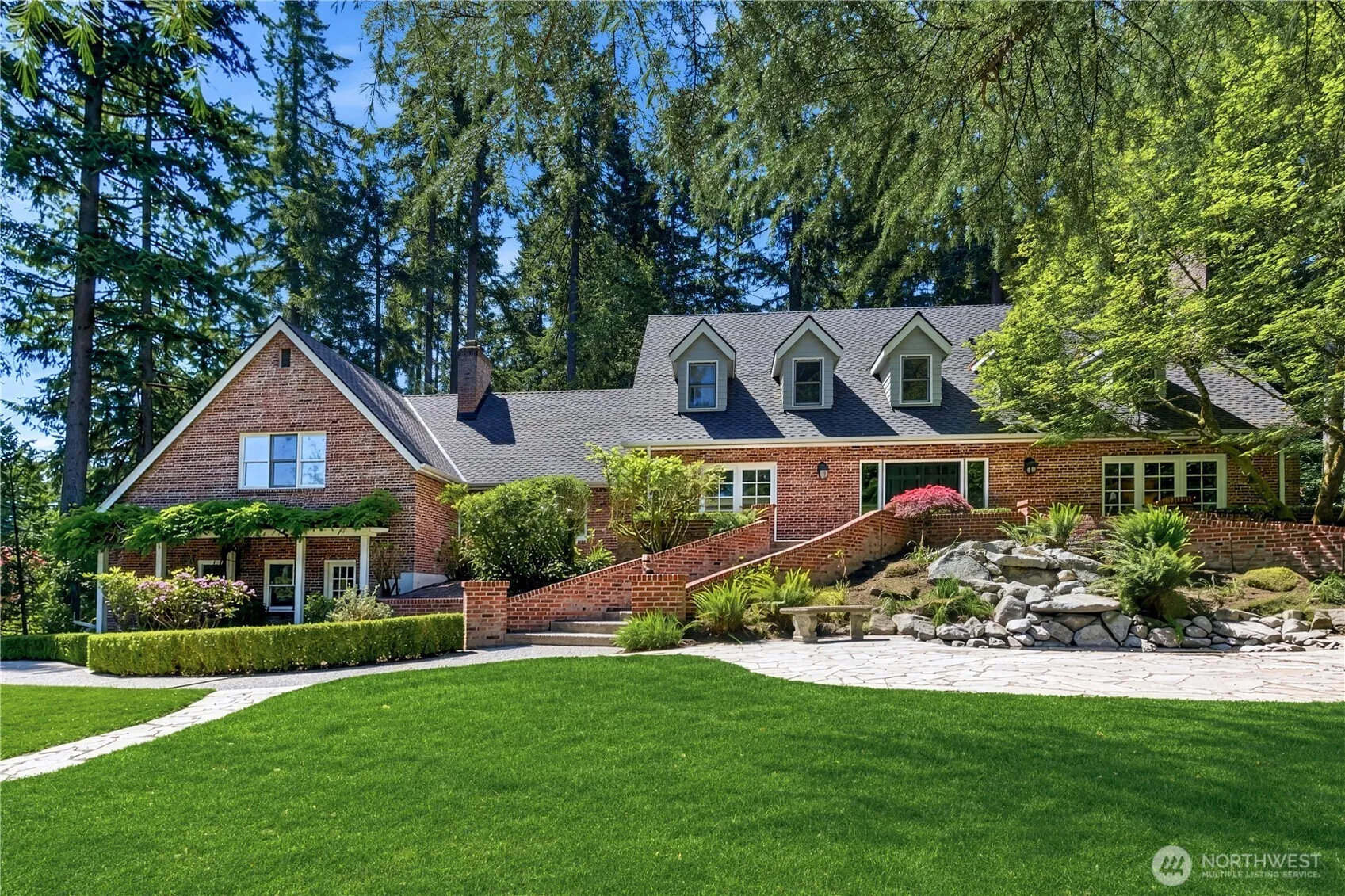 Property photo for 13555 54th Place Ne, Bellevue