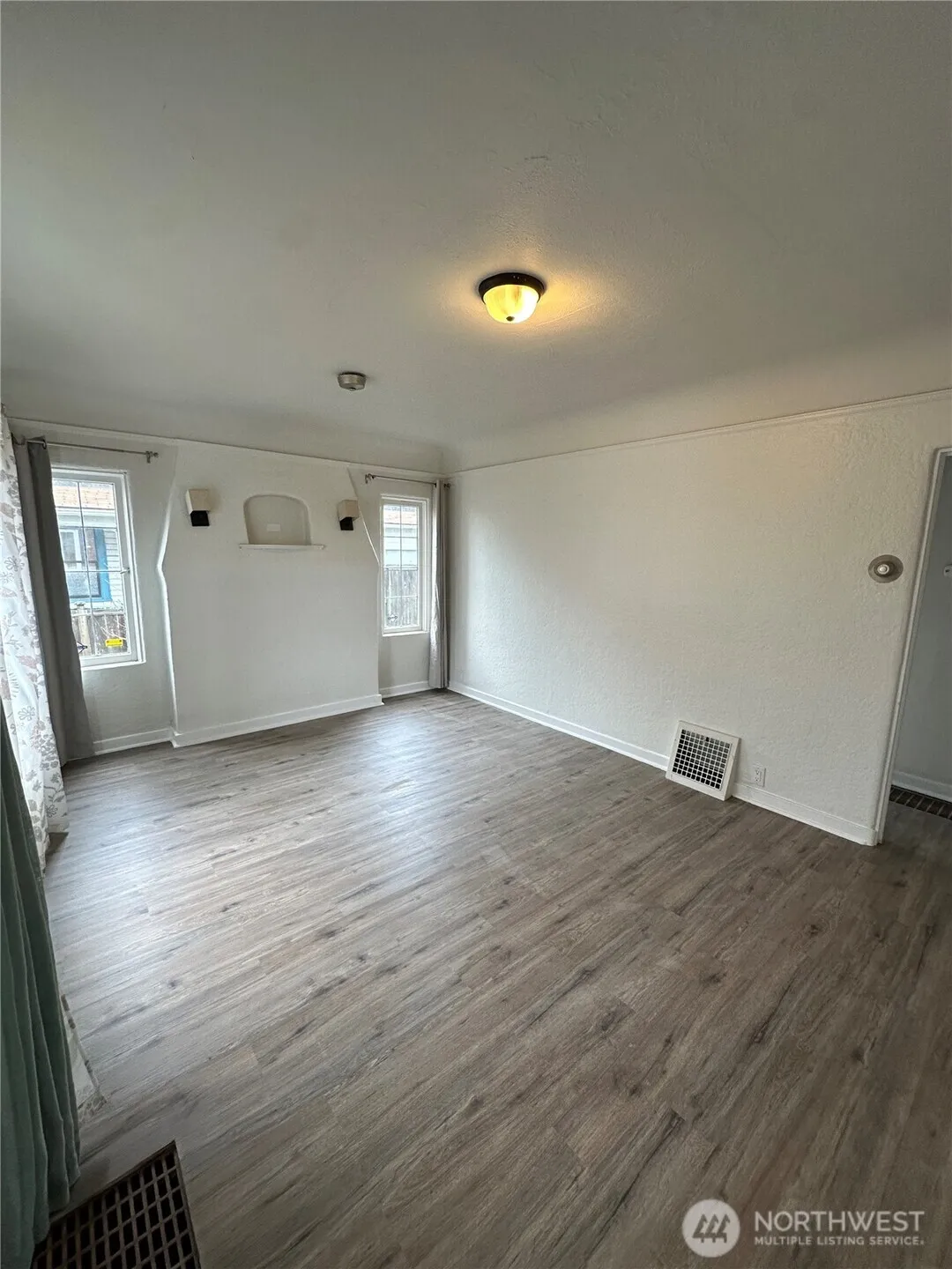 Property photo for 414 2nd Avenue S, Kent photo 2
