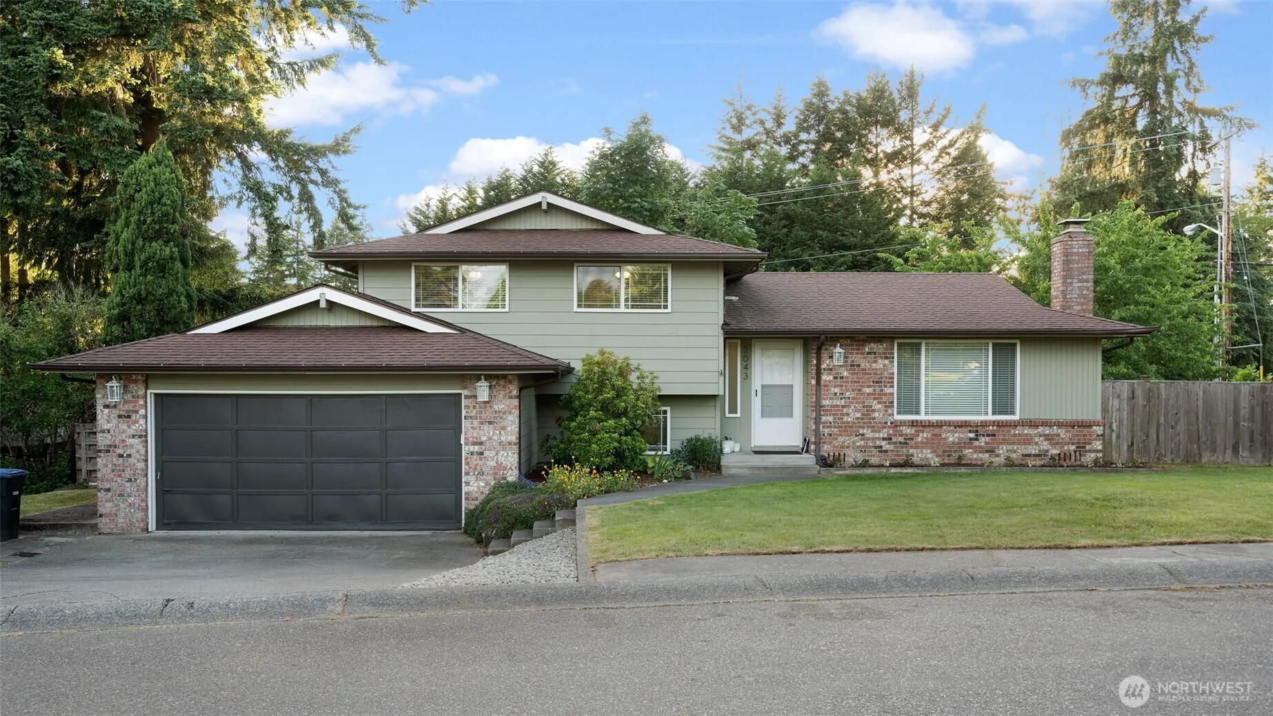 Property photo for 2043 Ne Ridgewood Drive, Poulsbo