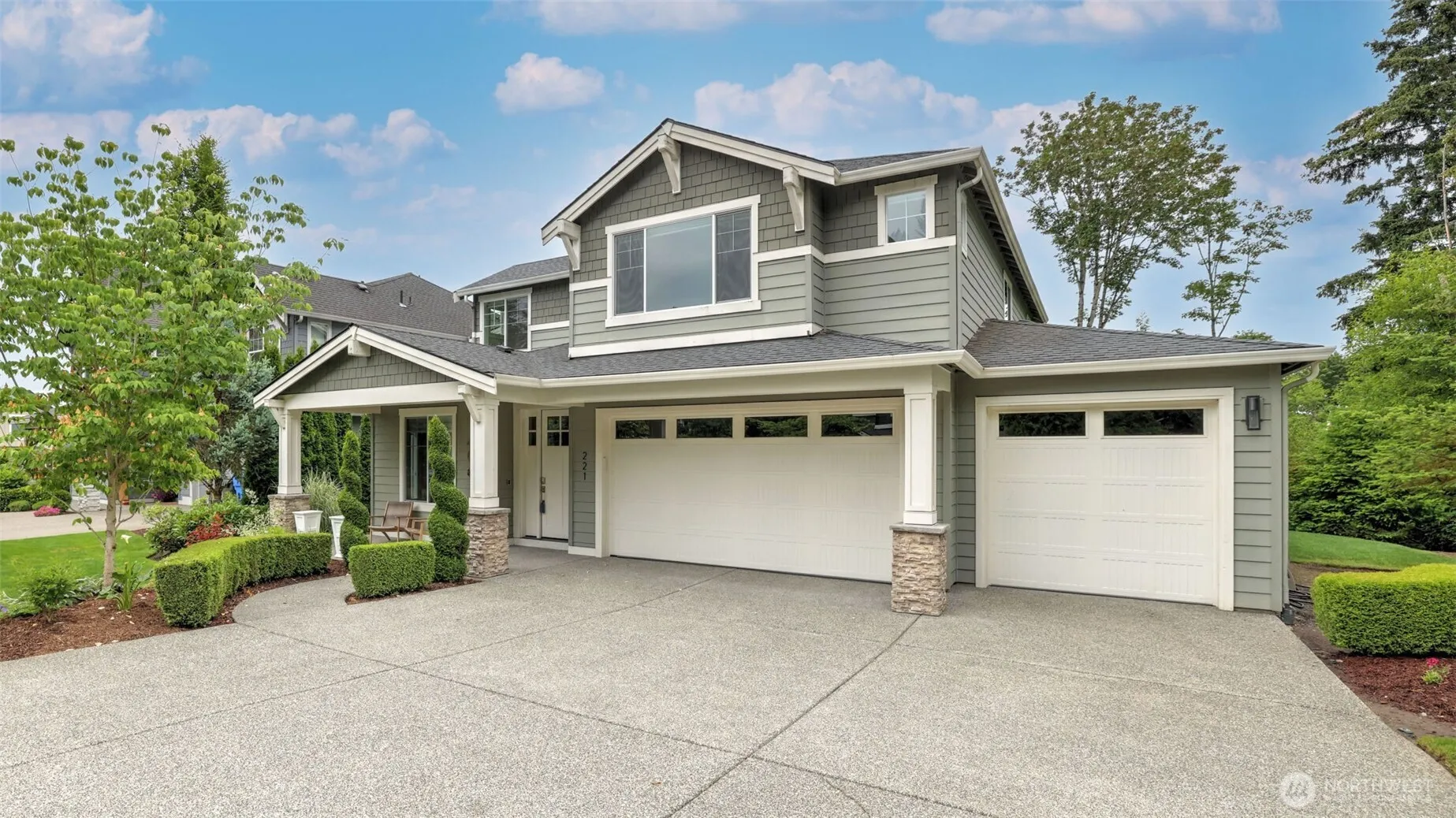 Property photo for 221 Shadow Avenue Ne, Renton