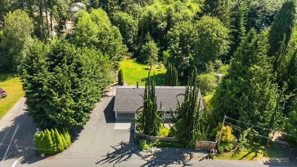 Property photo for 7547 Ne 200th Street, Kenmore