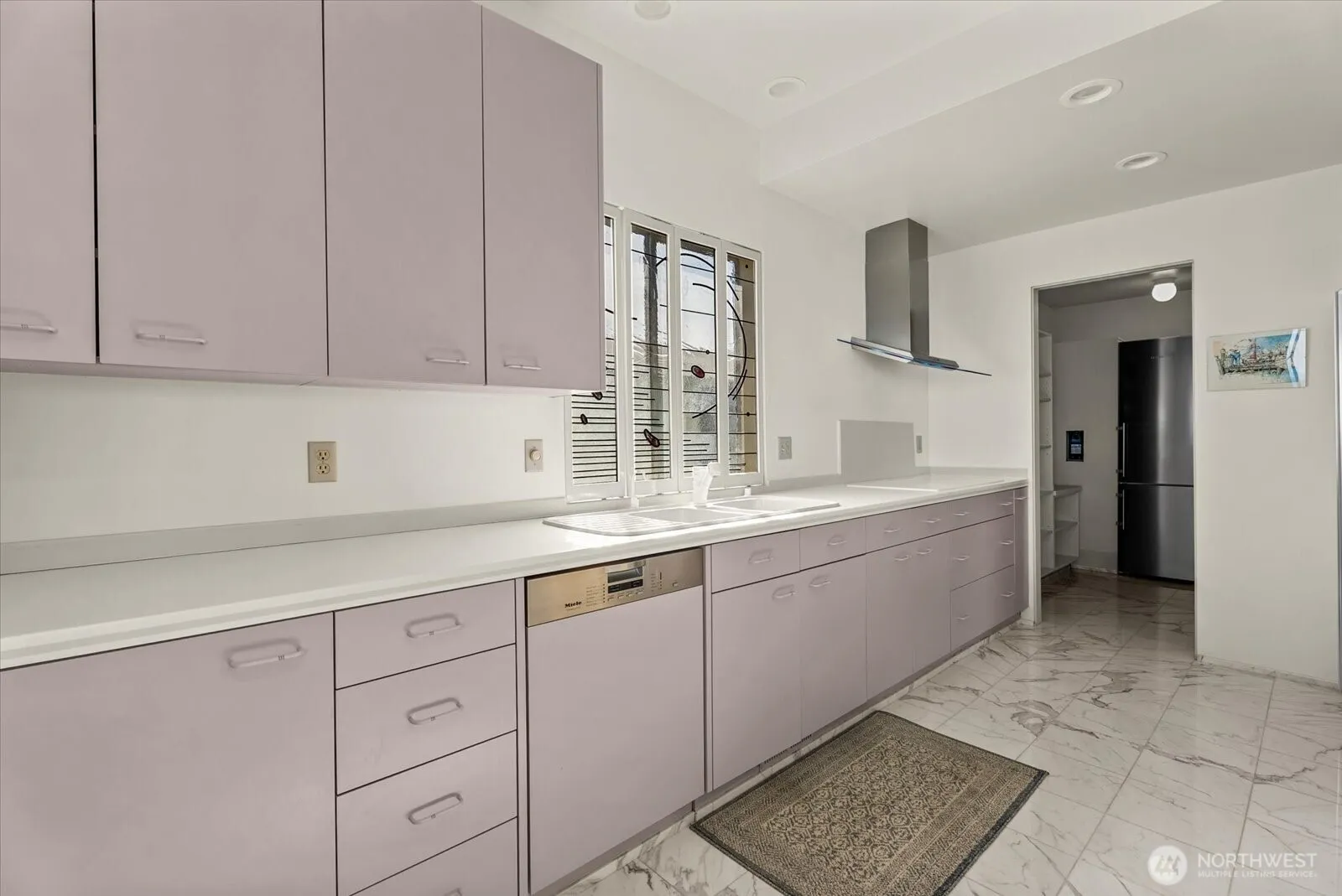 Property photo for 3089 Alki Avenue Sw #2, Seattle photo 4