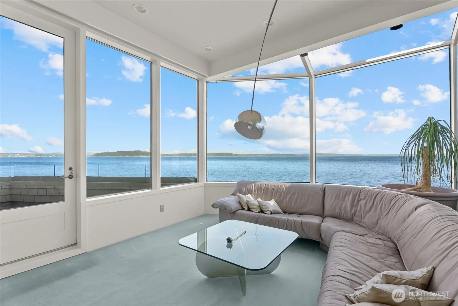 Property photo for 3089 Alki Avenue Sw #2, Seattle photo 2
