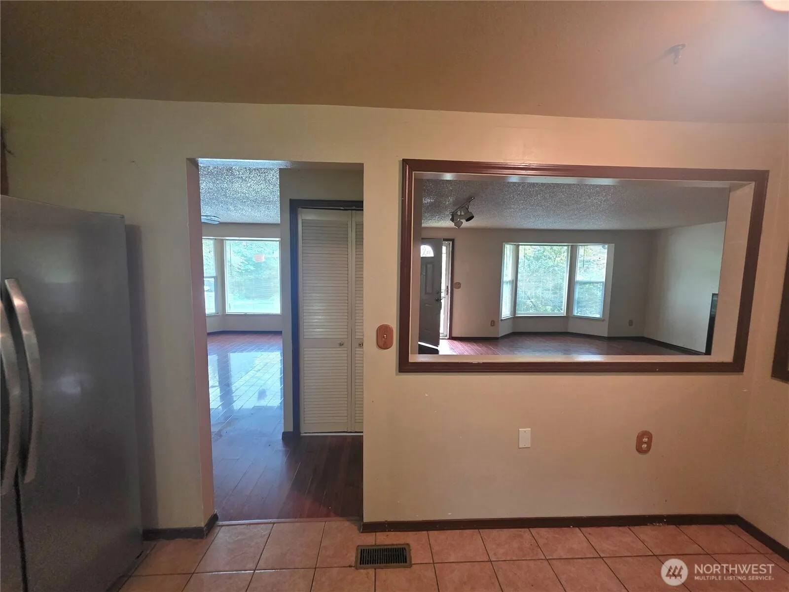Property photo for 7880 Oxbow Avenue Ne, Bremerton photo 5