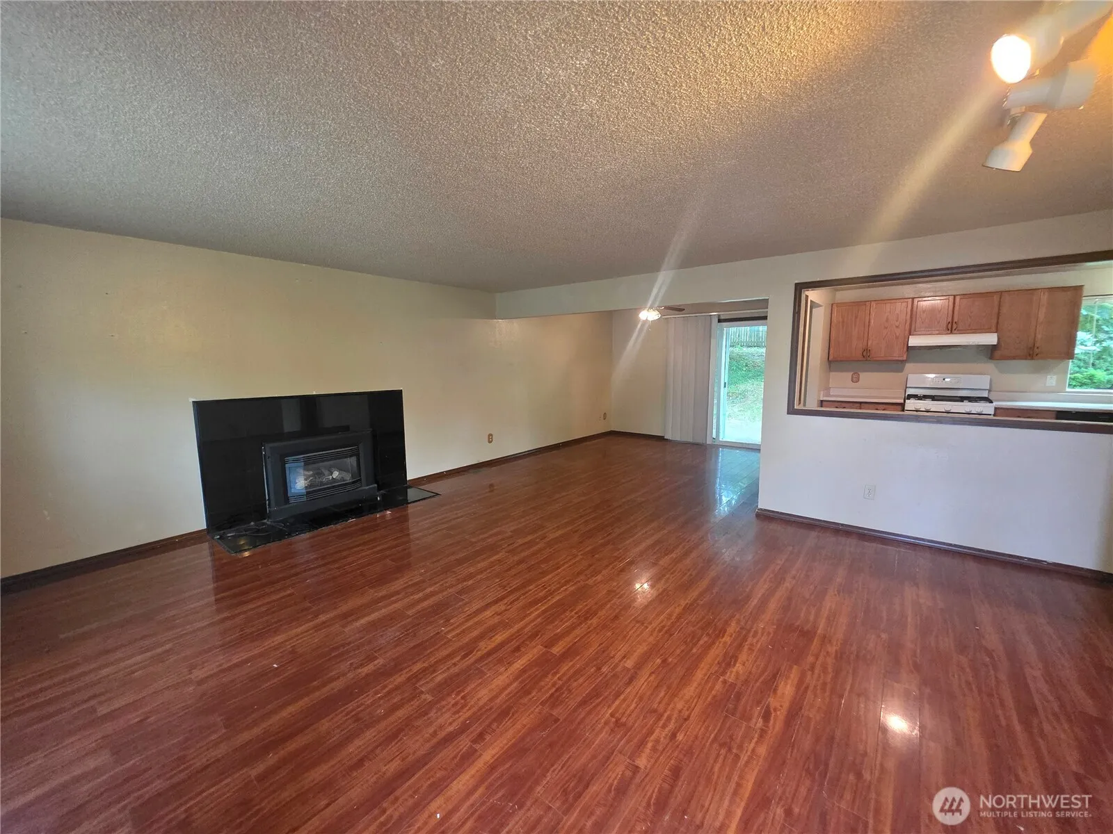 Property photo for 7880 Oxbow Avenue Ne, Bremerton photo 2