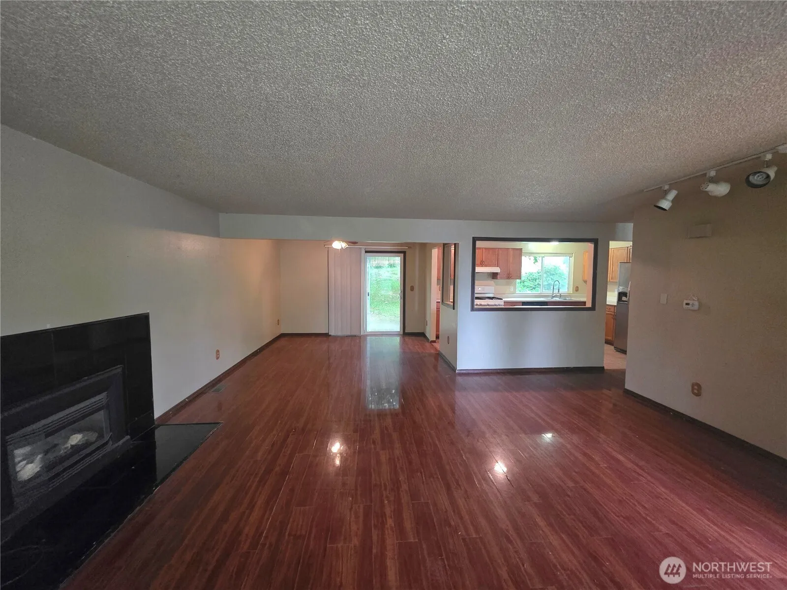 Property photo for 7880 Oxbow Avenue Ne, Bremerton photo 3