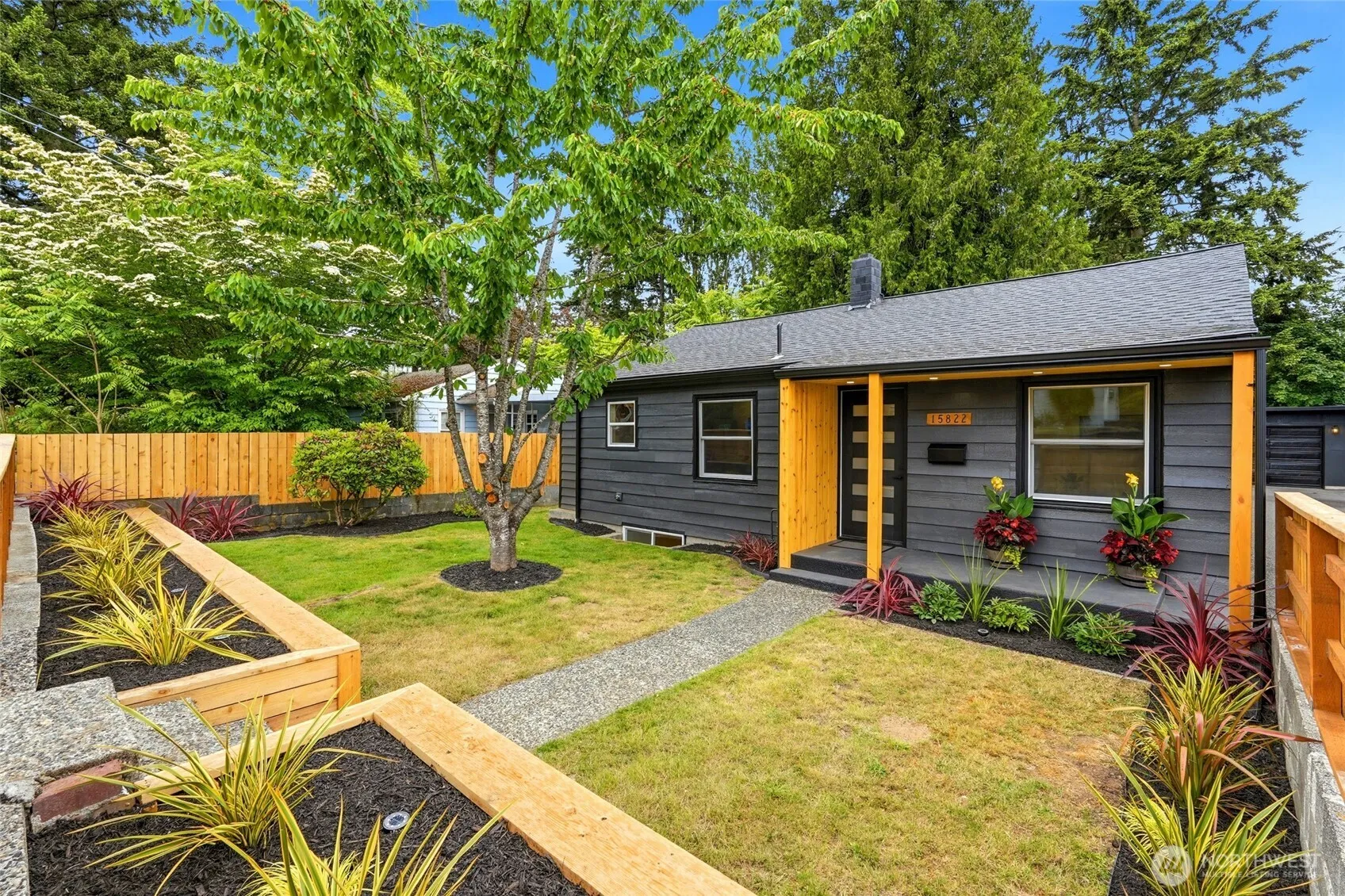 Property photo for 15822 26th Avenue Ne, Shoreline photo 4