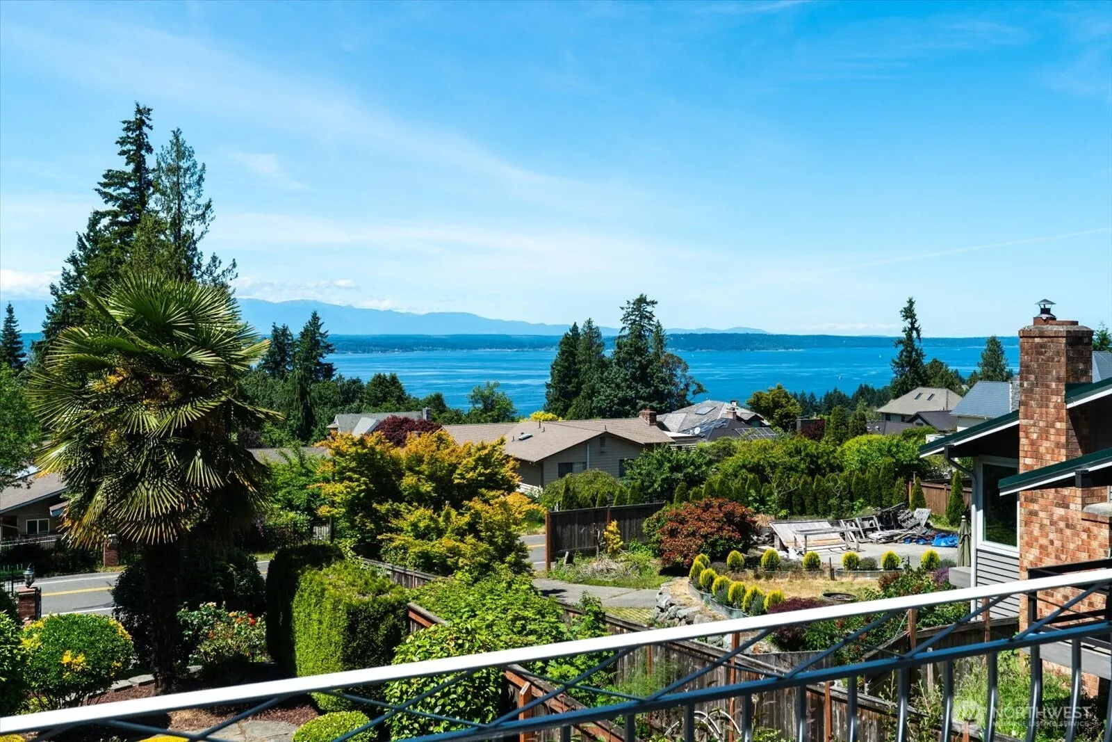 Property photo for 17524 10th Avenue Nw, Shoreline photo 2