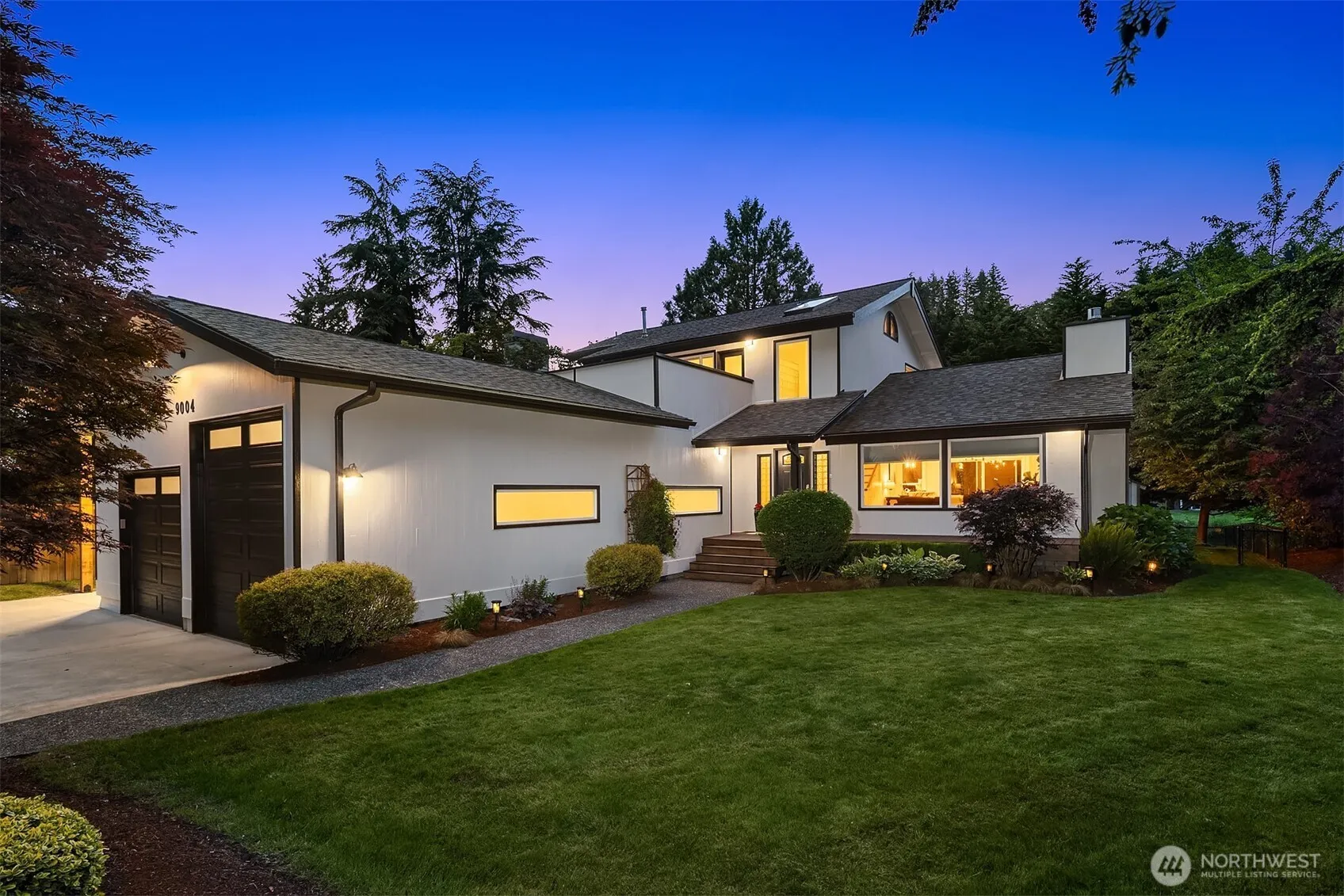 Property photo for 9004 Ne 170th Street, Kenmore photo 2