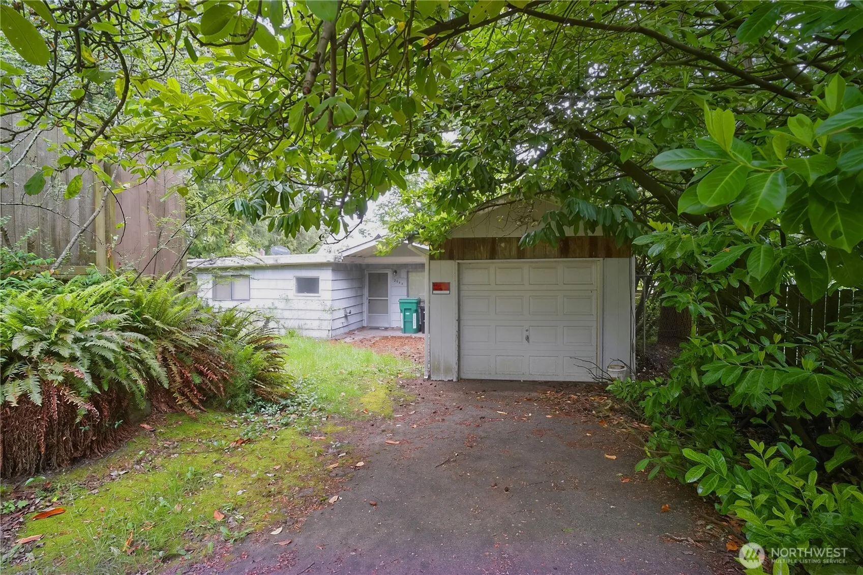 Property photo for 2544 Ne 90th Street, Seattle