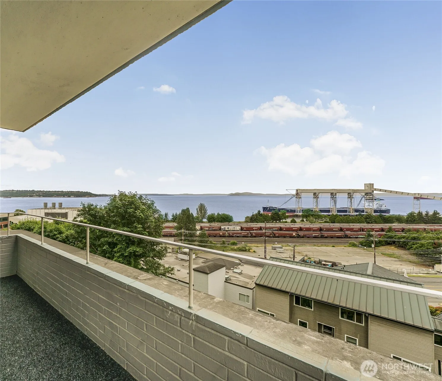 Property photo for 521 5th Avenue W #306, Seattle