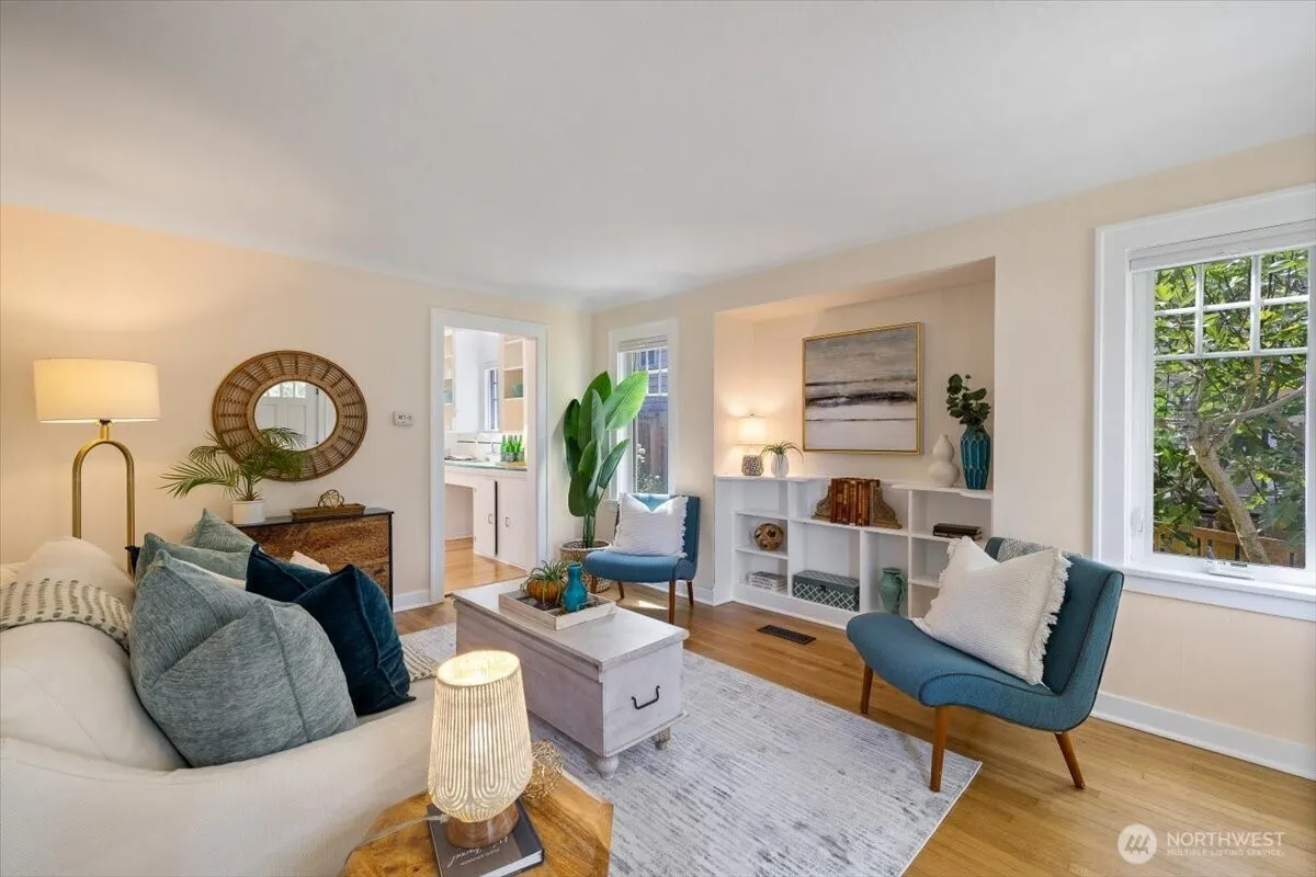 Property photo for 7528 14th Avenue Sw, Seattle photo 3