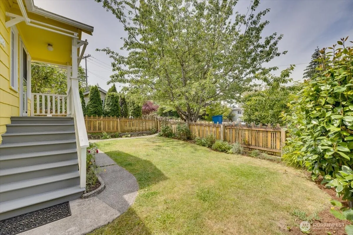 Property photo for 7528 14th Avenue Sw, Seattle photo 2