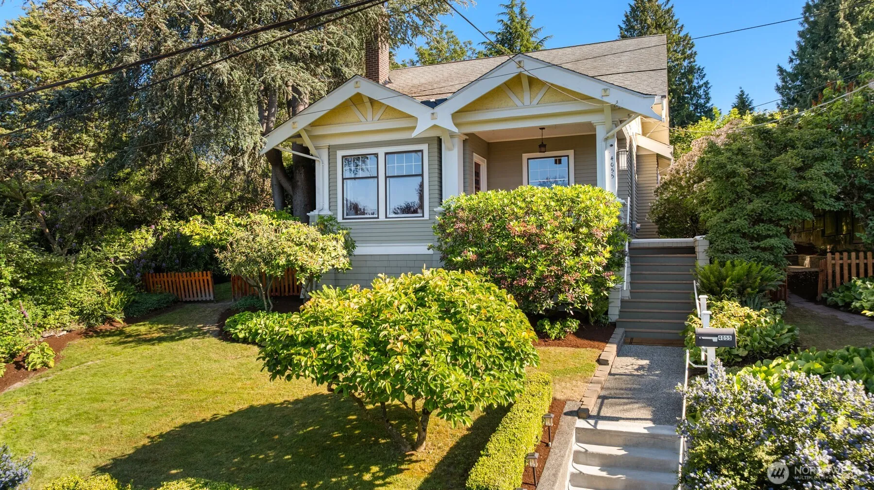 Property photo for 4055 Sw Holgate Street, Seattle