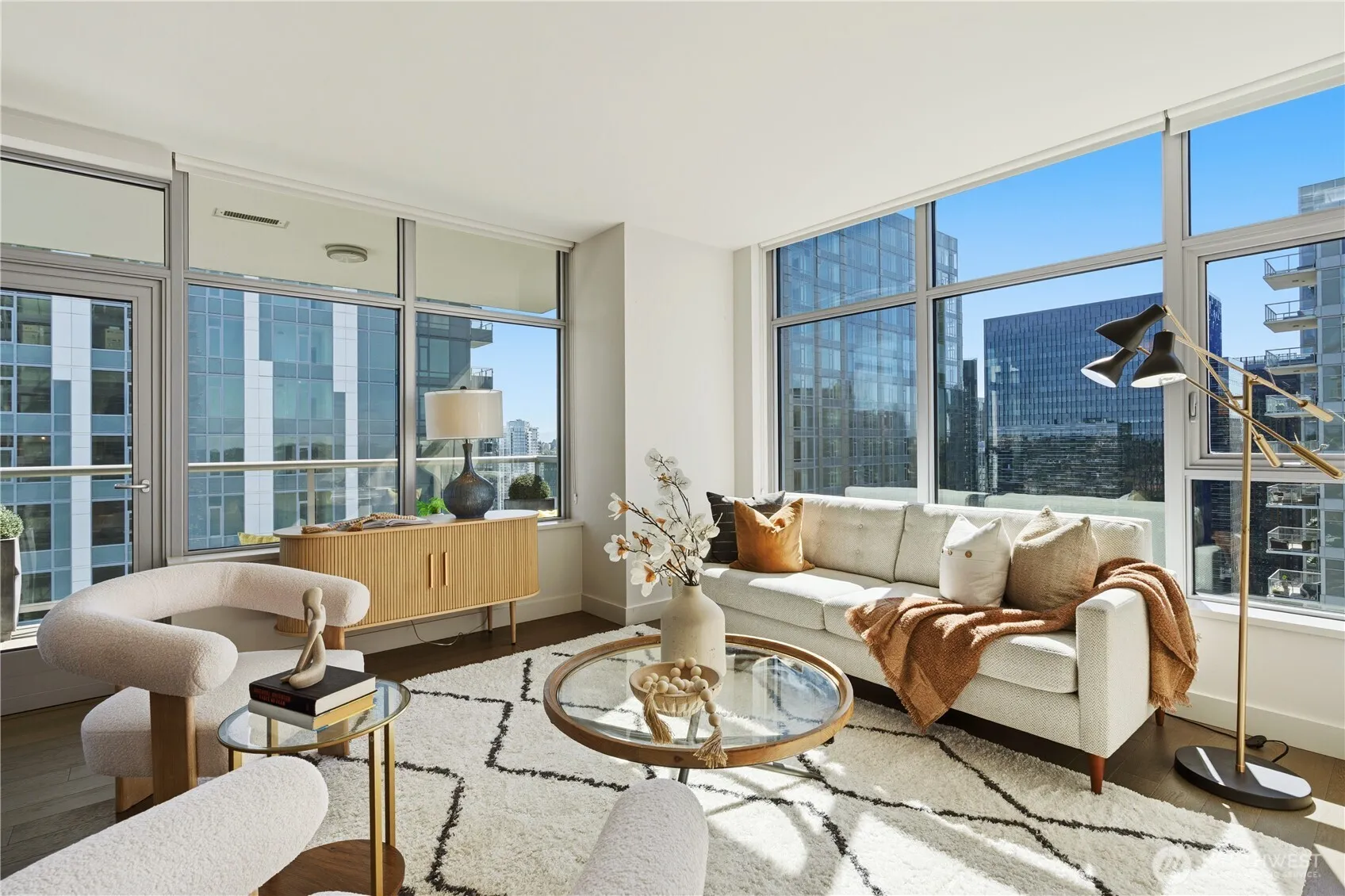Property photo for 583 Battery Street #3602n, Seattle photo 4