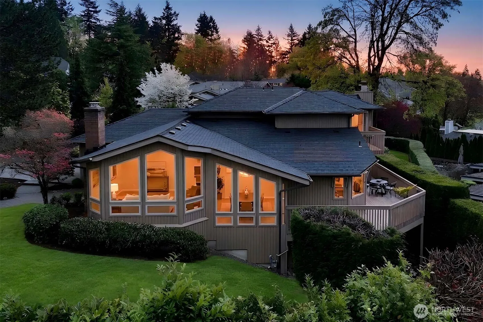 Property photo for 5701 137th Place Se, Bellevue