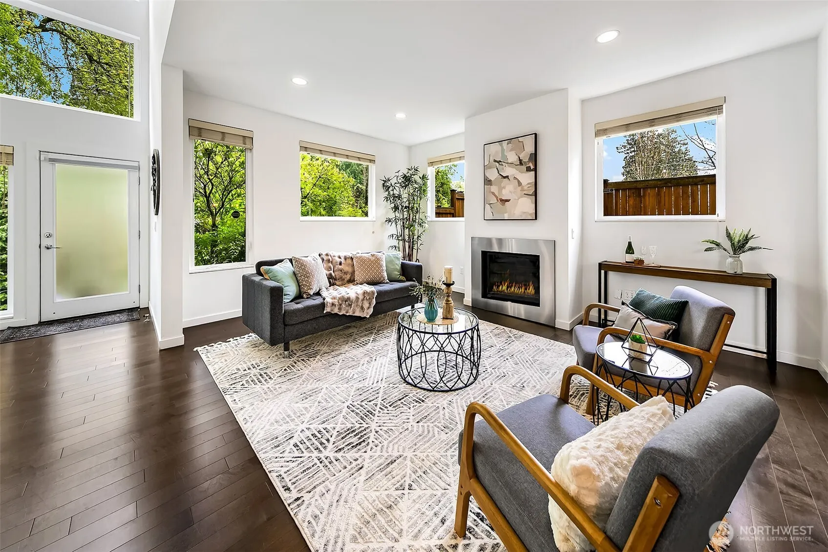 Property photo for 13721 Meridian Avenue N, Seattle photo 5