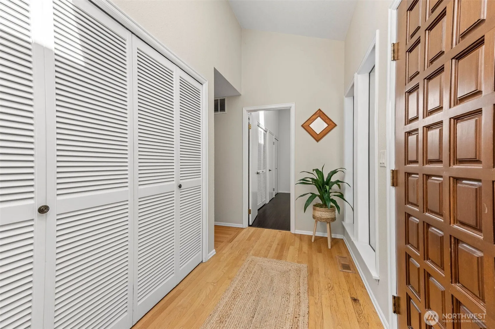 Property photo for 909 30th Street Nw #2c, Gig Harbor photo 5