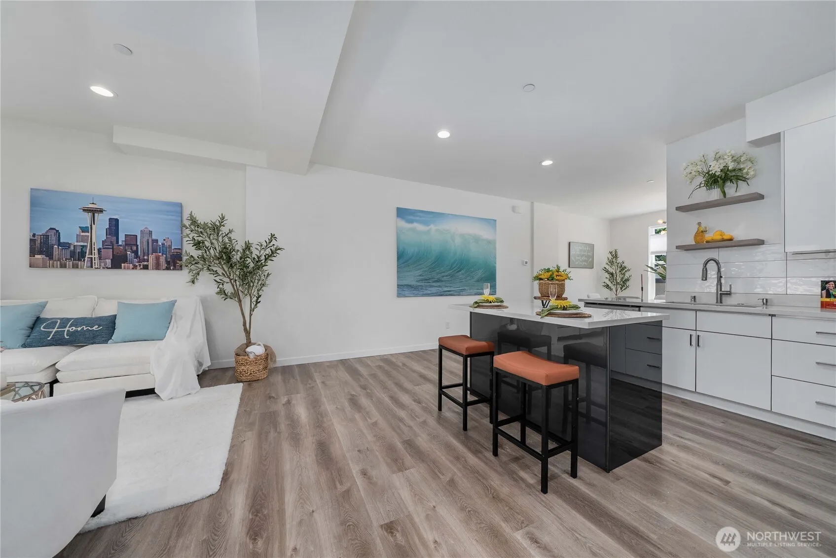 Property photo for 15612 8th Avenue Sw #104, Burien photo 3