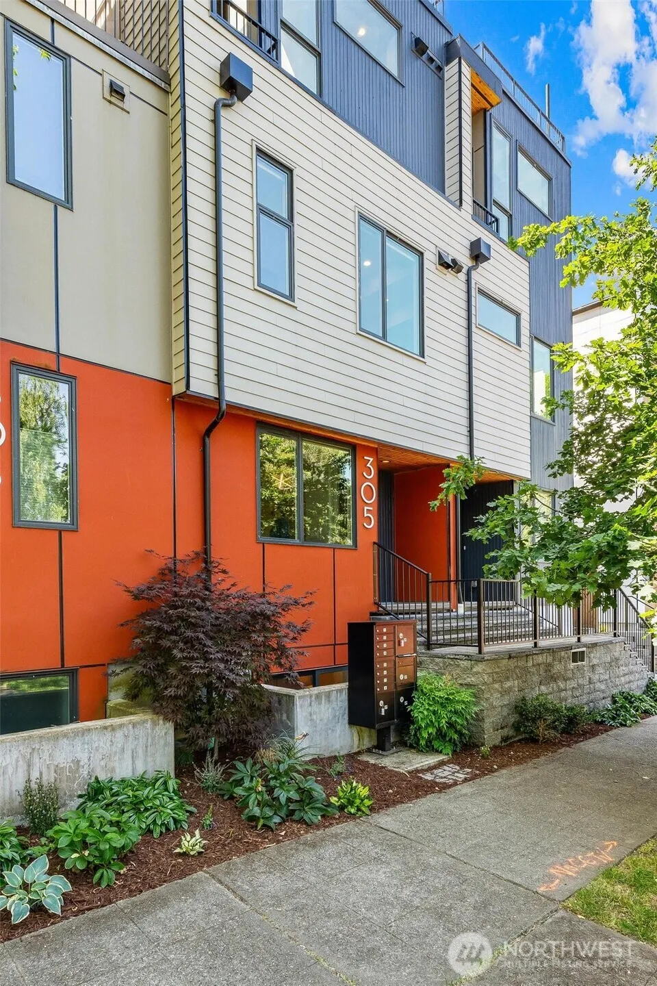 Property photo for 305 17th Avenue E, Seattle