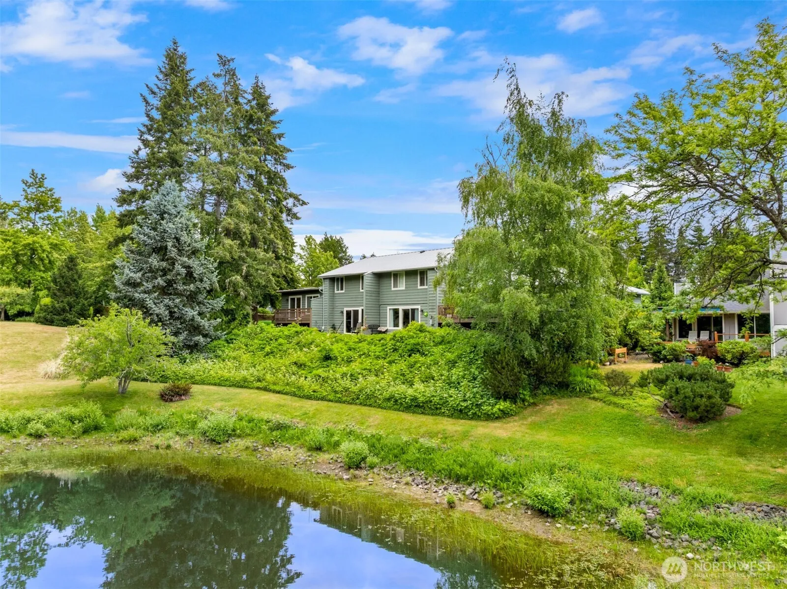 Property photo for 1011 Blue Heron Avenue Ne, Bainbridge Island