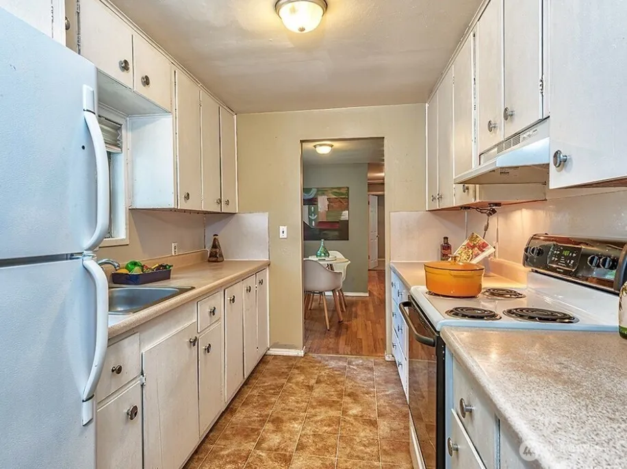 Property photo for 22910 Edmonds Way, Edmonds photo 3