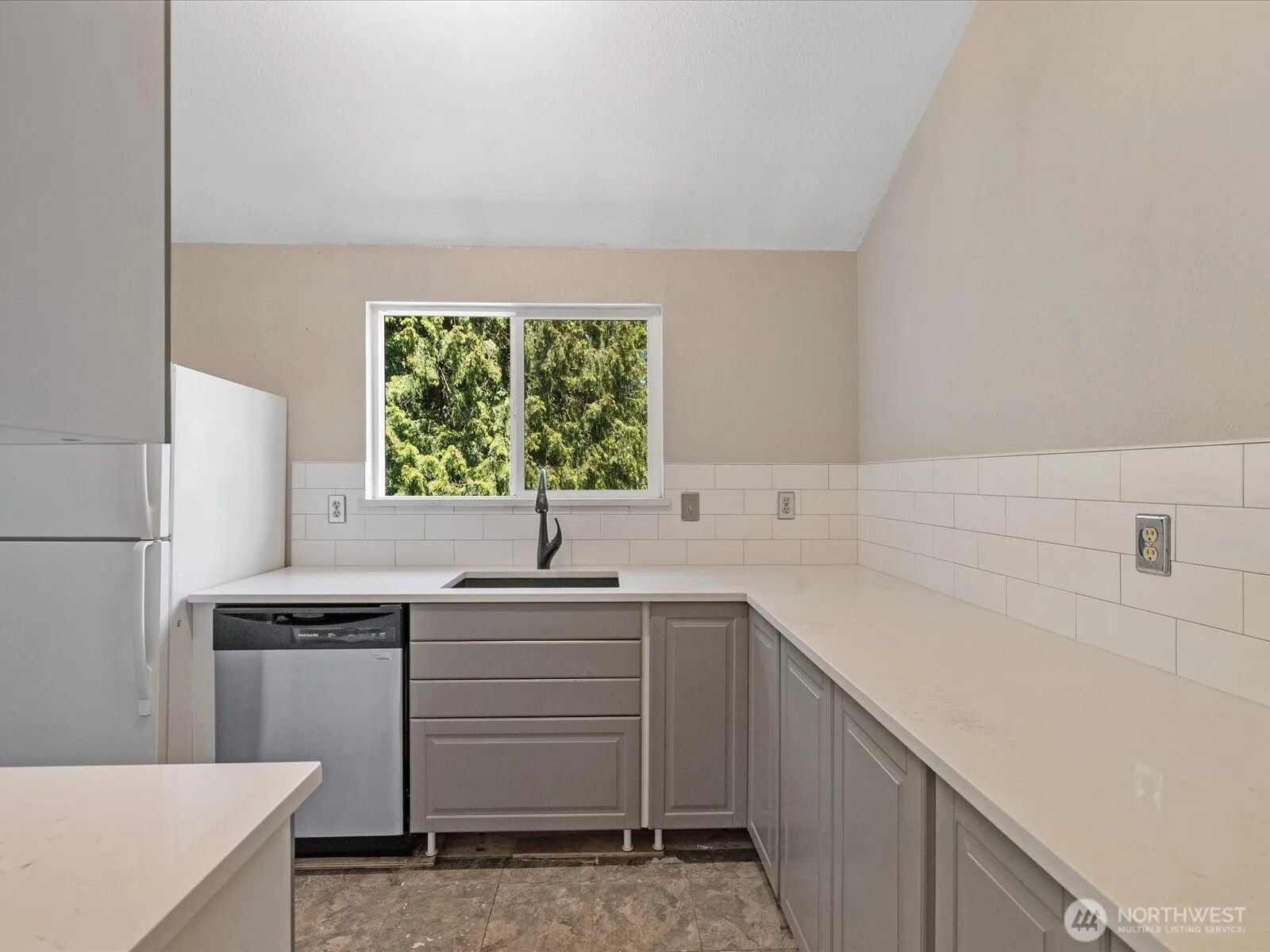 Property photo for 820 E Cady Road #d202, Everett photo 2