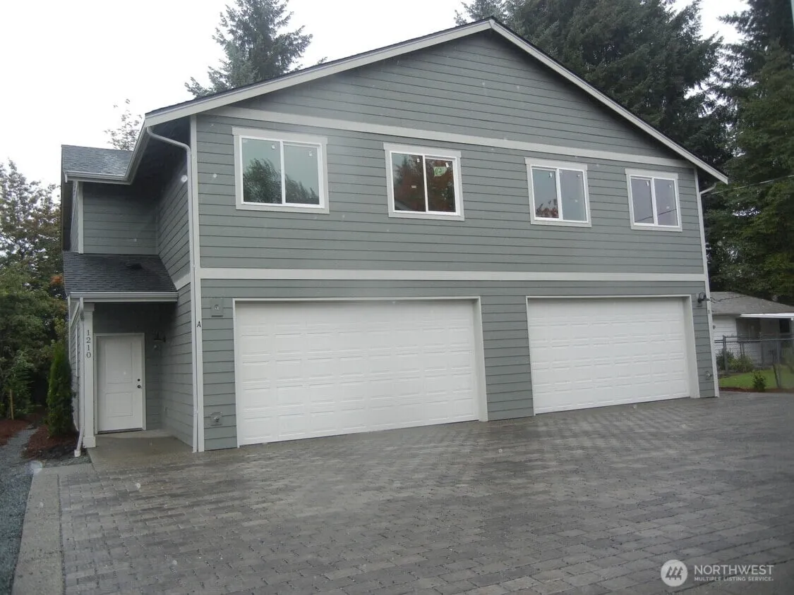 Property photo for 1214 Hall Street Se #a&b, Lacey photo 2