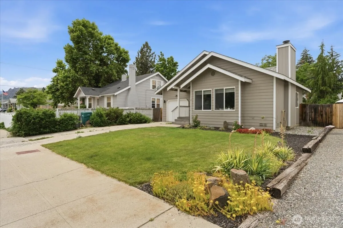 Property photo for 1002 Vassar Avenue, Wenatchee