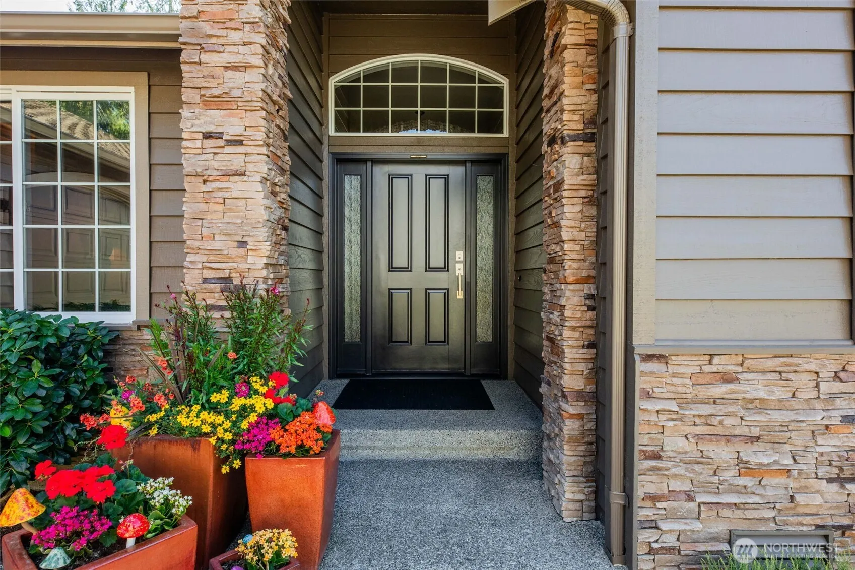 Property photo for 17806 Oxford Drive, Arlington photo 4
