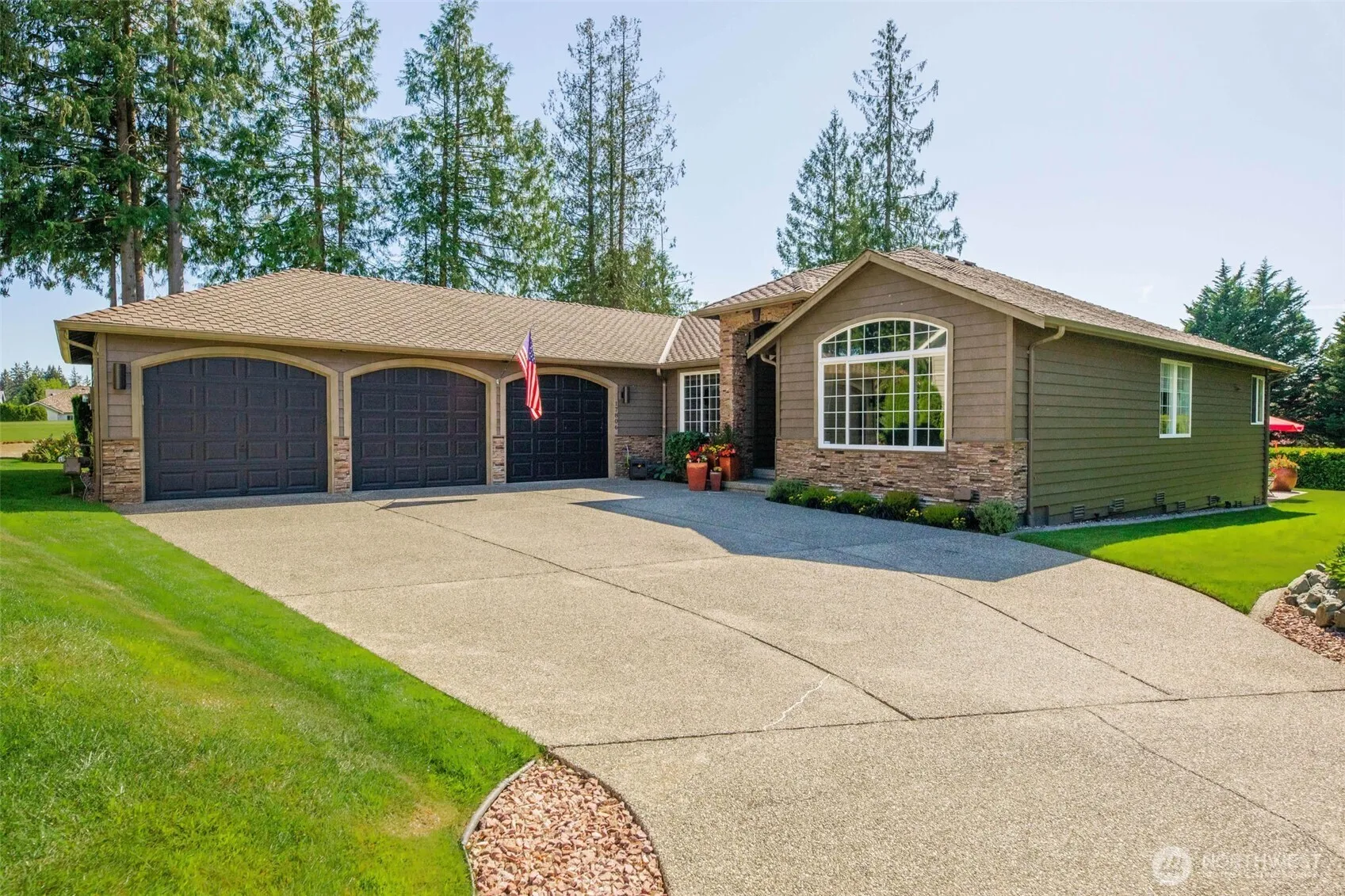 Property photo for 17806 Oxford Drive, Arlington photo 2