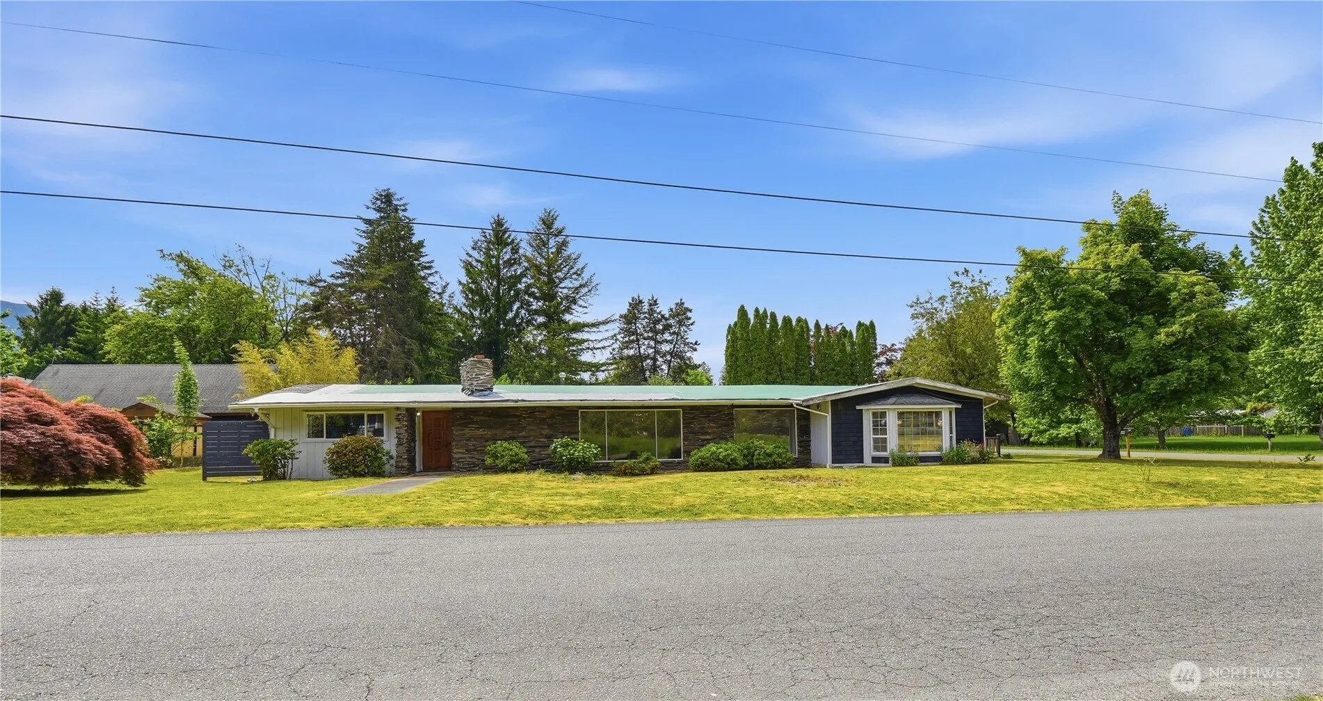 Property photo for 817 Ne 10th St, North Bend