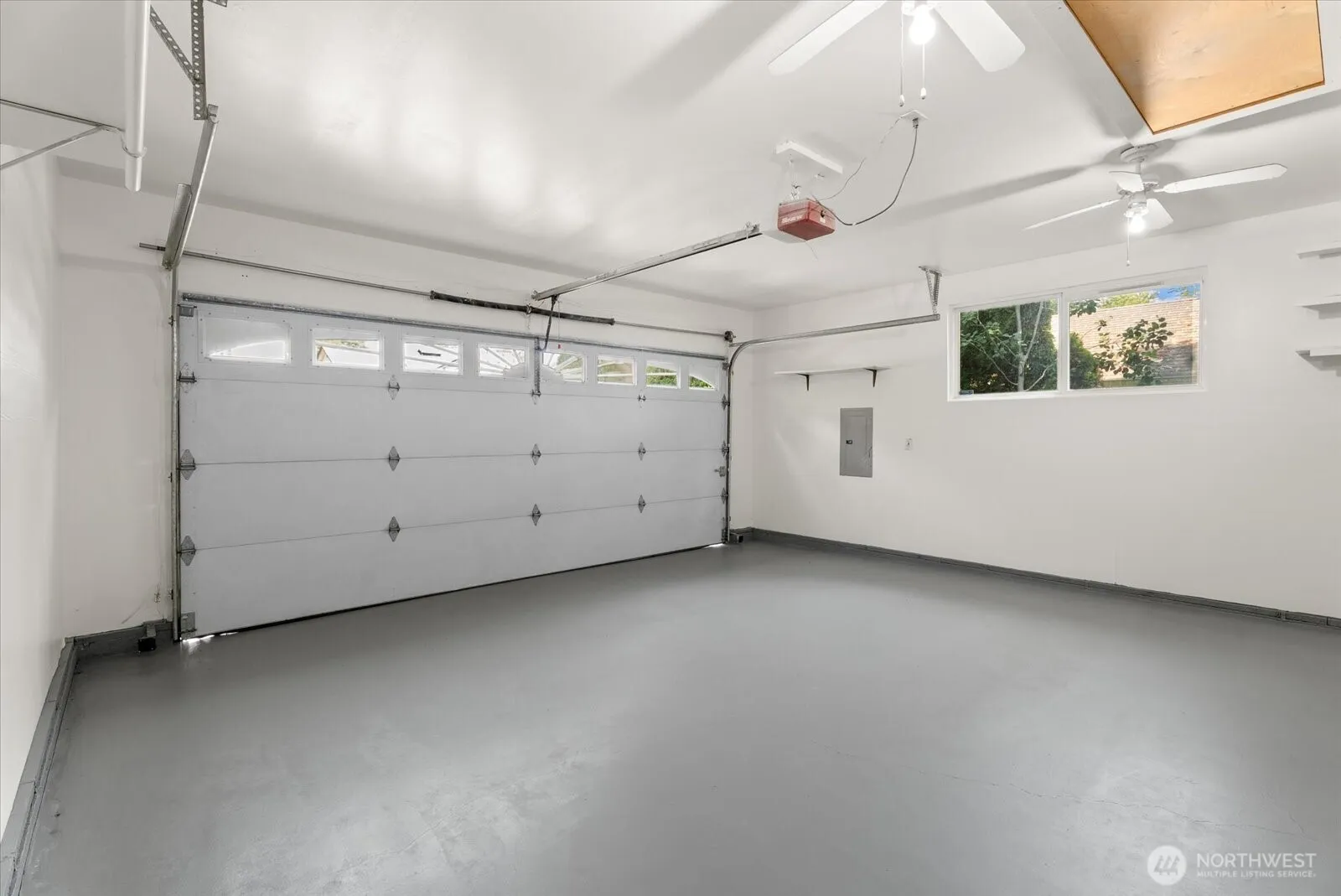 Property photo for 2901 Applehill Court Ne, Olympia photo 4