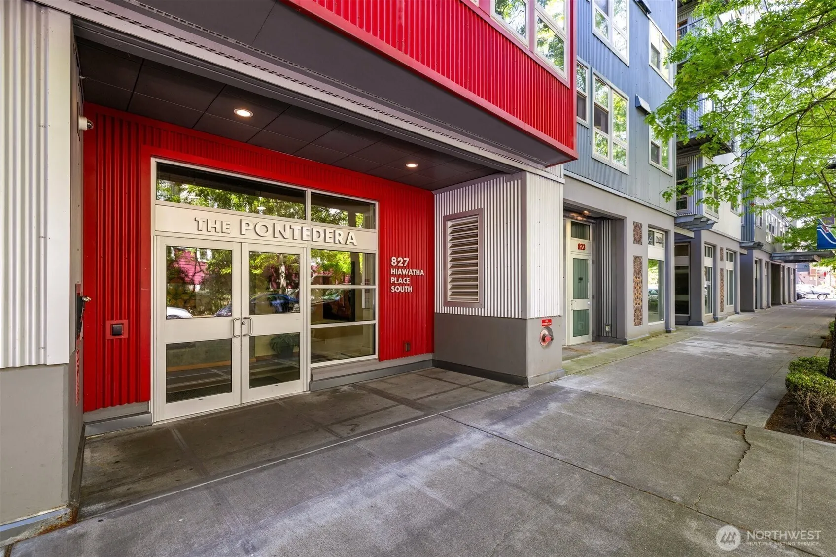 Property photo for 827 Hiawatha Place S #515, Seattle photo 2