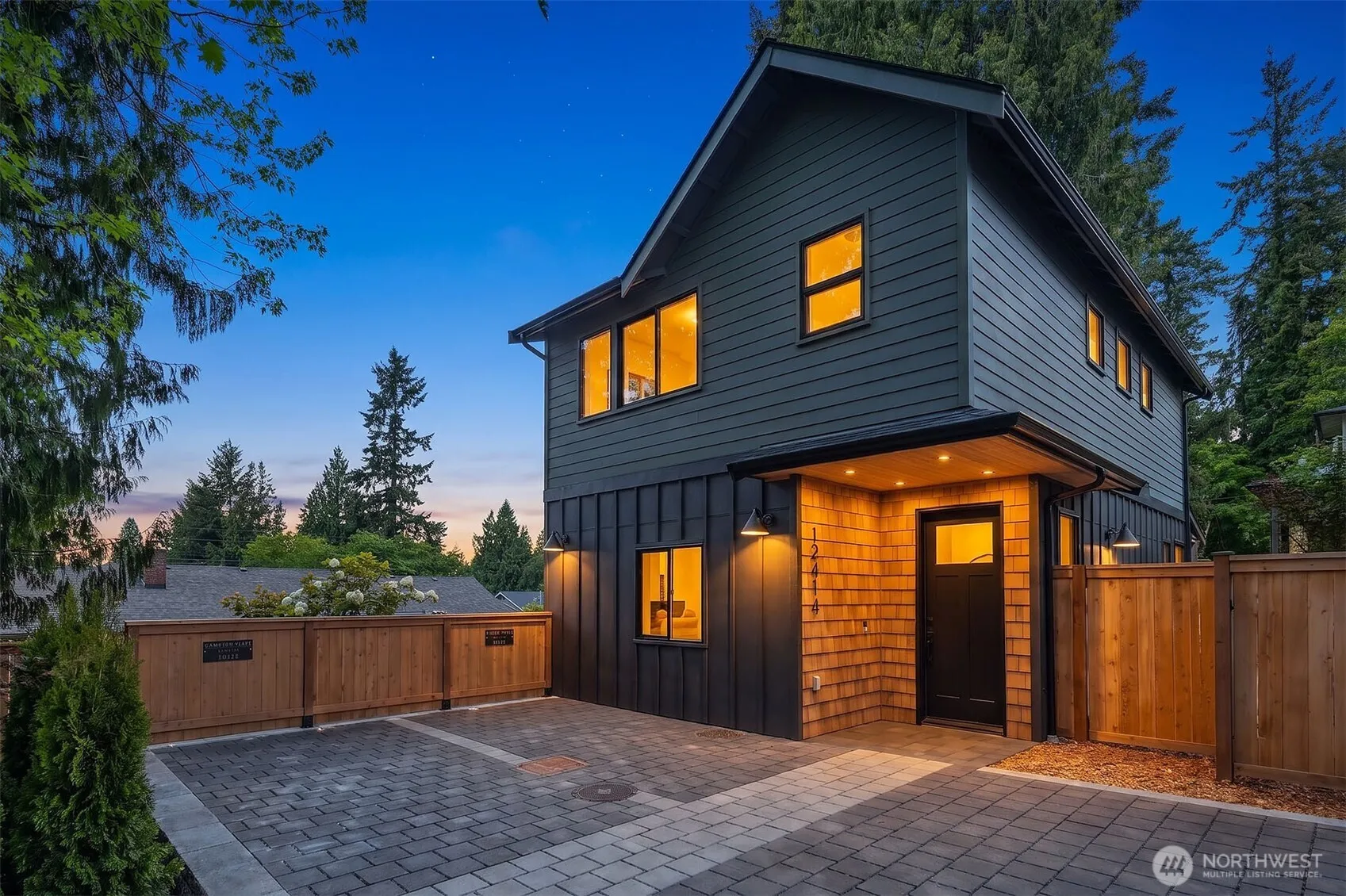 Property photo for 12414 Ne 72nd Street, Kirkland